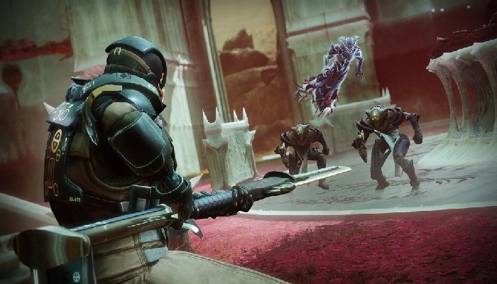 New Destiny 2: The Witch Queen Video Spotlights Weapons, Including the New Glaives